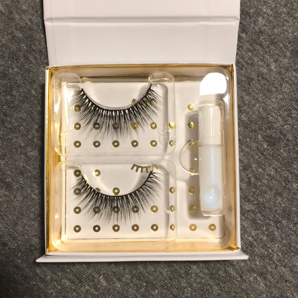 Fake eyelashes